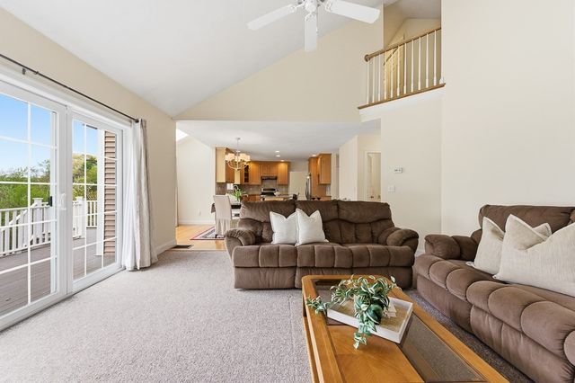8 Victoria Circle, Shrewsbury, MA 01545