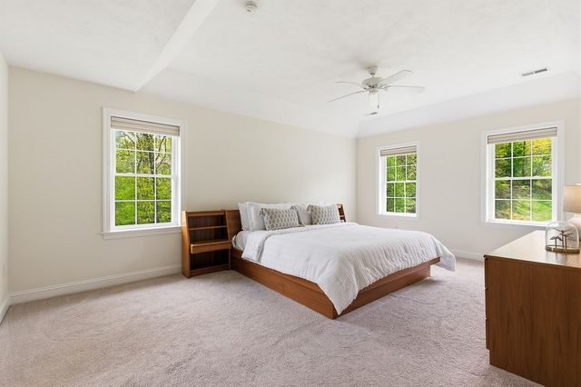 8 Victoria Circle, Shrewsbury, MA 01545
