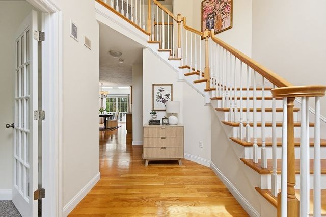 8 Victoria Circle, Shrewsbury, MA 01545