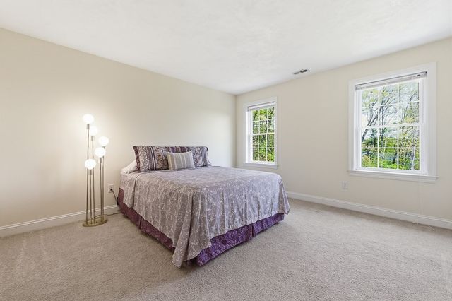 8 Victoria Circle, Shrewsbury, MA 01545