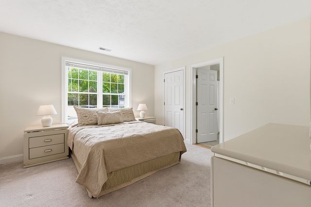 8 Victoria Circle, Shrewsbury, MA 01545
