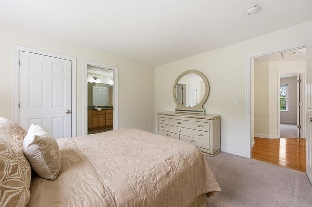 8 Victoria Circle, Shrewsbury, MA 01545