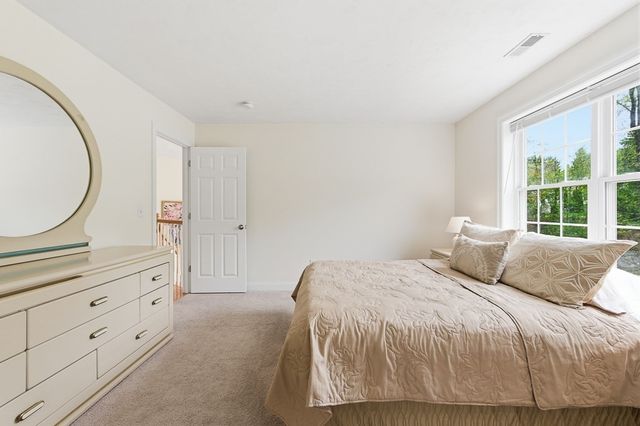 8 Victoria Circle, Shrewsbury, MA 01545