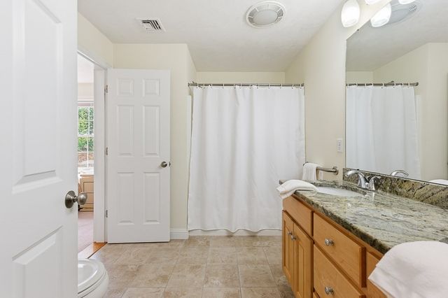 8 Victoria Circle, Shrewsbury, MA 01545