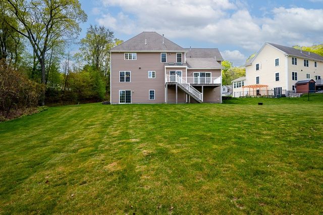 8 Victoria Circle, Shrewsbury, MA 01545