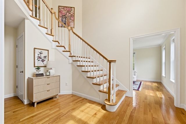 8 Victoria Circle, Shrewsbury, MA 01545