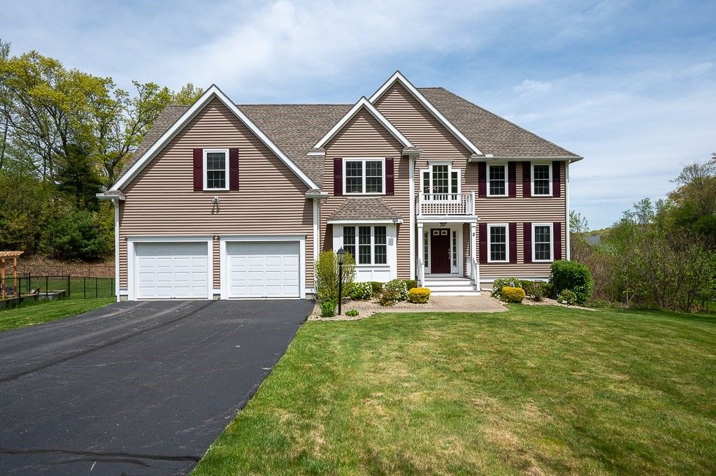 8 Victoria Circle, Shrewsbury, MA 01545