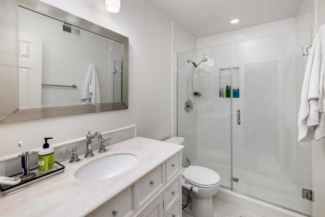 6819 Alderwood Drive, Carlsbad, CA 92011