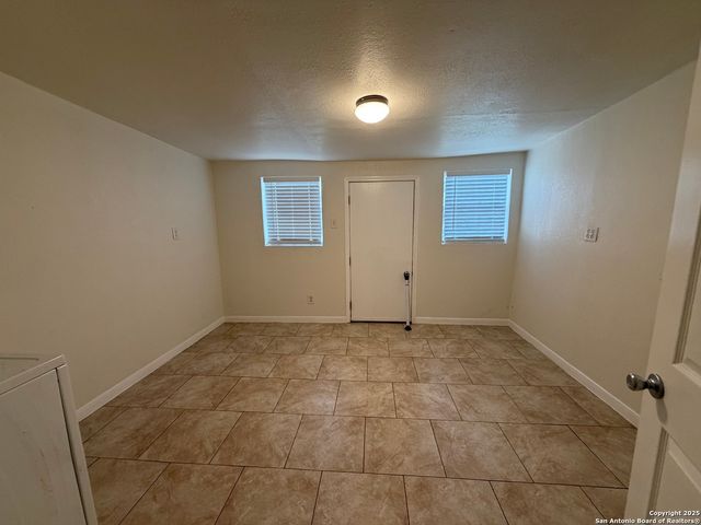 3843 Manchester, San Antonio, TX 78223