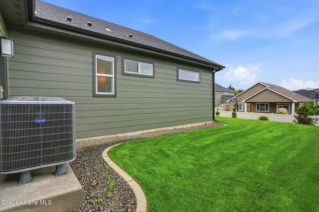 7628 N GIRARD CIR, Coeur D'alene, ID 83815