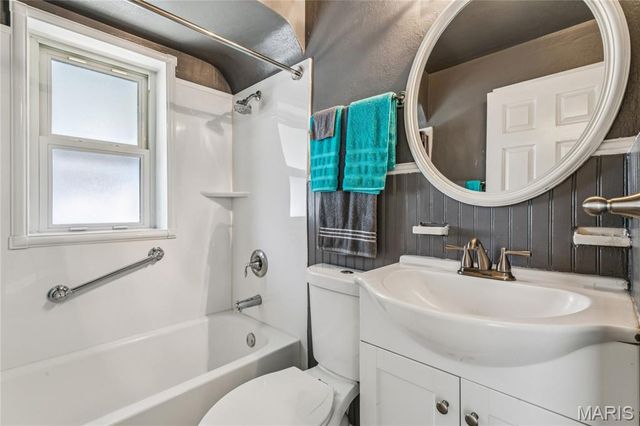 6156 Louisiana Avenue, St Louis, MO 63111