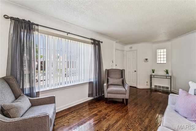 6156 Louisiana Avenue, St Louis, MO 63111