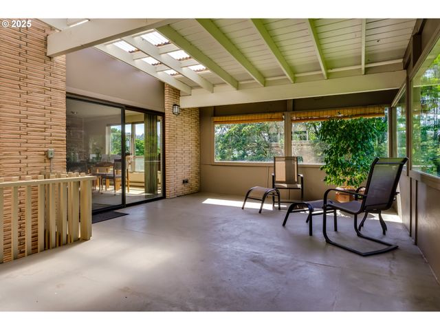 495 W 27th Ave, Eugene, OR 97405