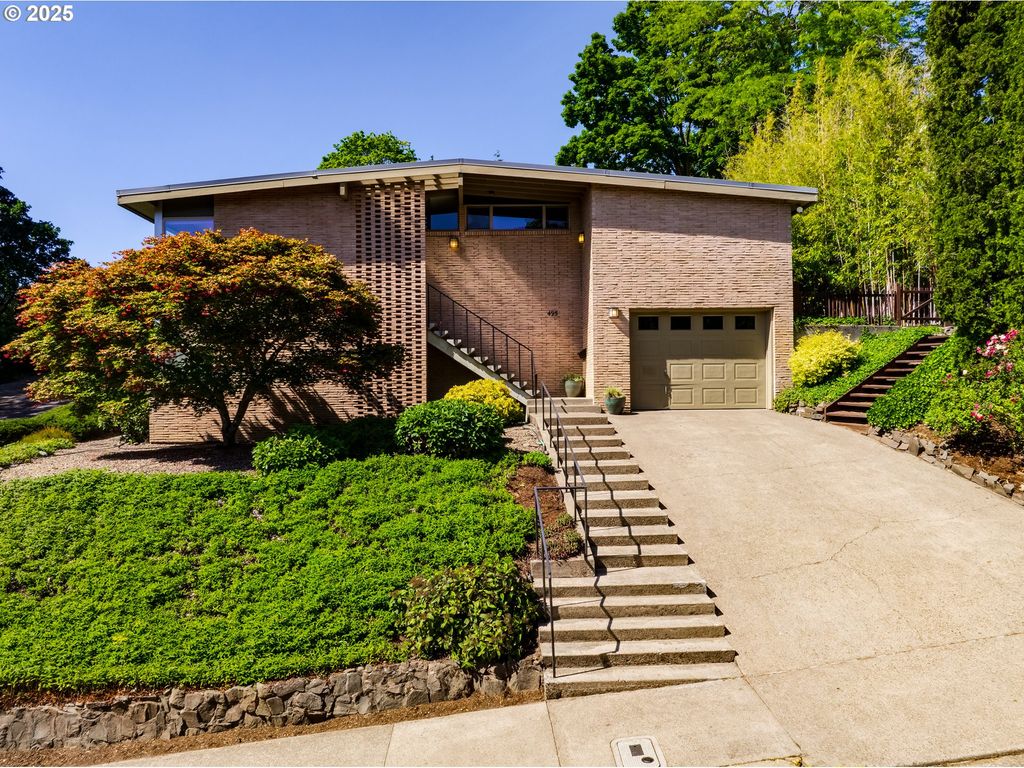 495 W 27th Ave, Eugene, OR 97405
