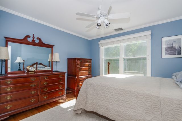 3 Timberledge Ln, Mattapoisett, MA 02739