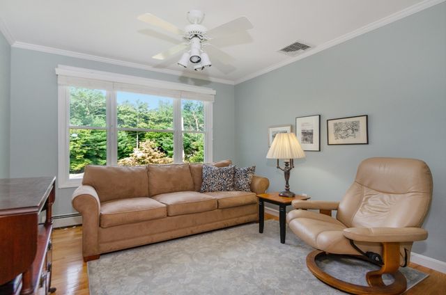 3 Timberledge Ln, Mattapoisett, MA 02739