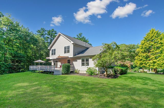 3 Timberledge Ln, Mattapoisett, MA 02739