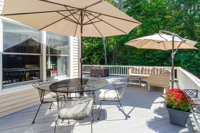 3 Timberledge Ln, Mattapoisett, MA 02739