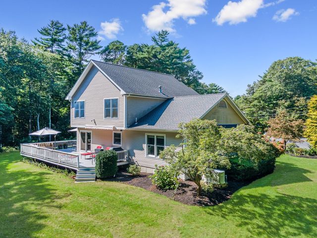 3 Timberledge Ln, Mattapoisett, MA 02739