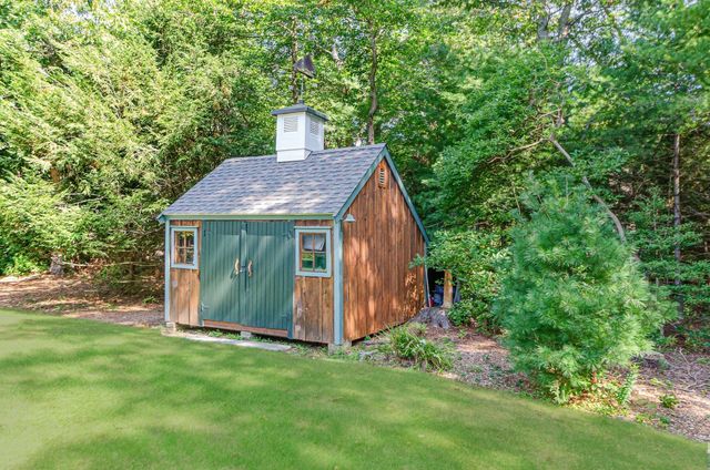 3 Timberledge Ln, Mattapoisett, MA 02739