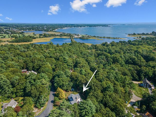 3 Timberledge Ln, Mattapoisett, MA 02739