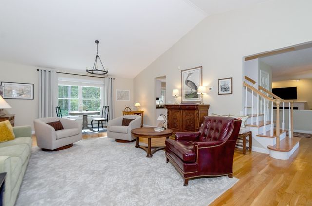 3 Timberledge Ln, Mattapoisett, MA 02739