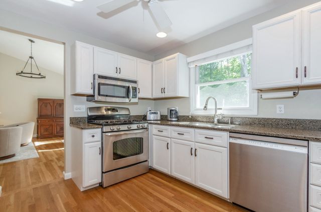 3 Timberledge Ln, Mattapoisett, MA 02739