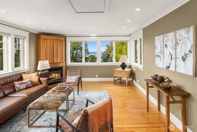 708 W Prospect Street, Seattle, WA 98119