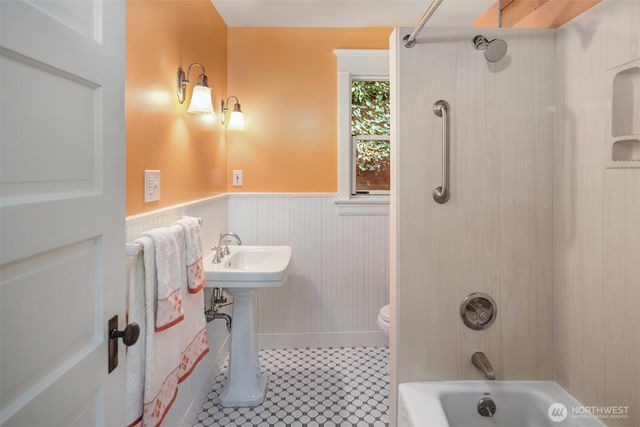 708 W Prospect Street, Seattle, WA 98119