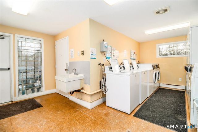 40 Heather Ridge, Shelton, CT 06480