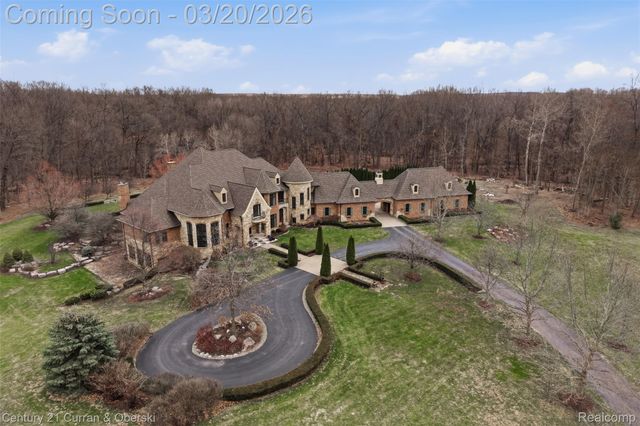 11479 Clyde Road, Hartland Township, MI 48430