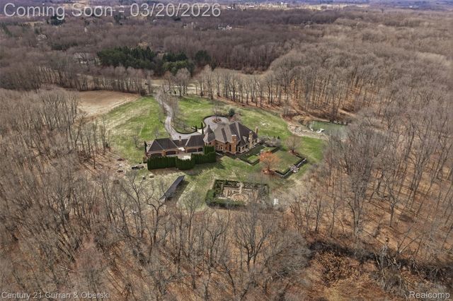 11479 Clyde Road, Hartland Township, MI 48430