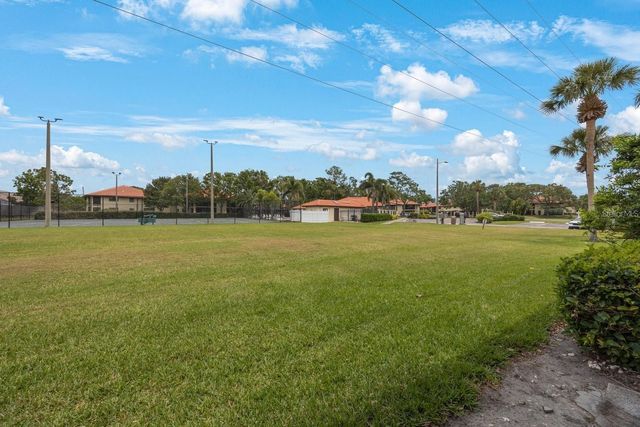 404 HAMMOCK PINE BOULEVARD 404, Clearwater, FL 33761