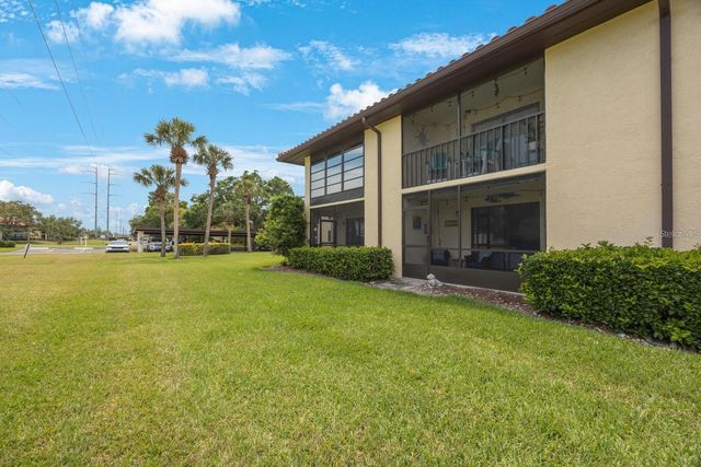 404 HAMMOCK PINE BOULEVARD 404, Clearwater, FL 33761