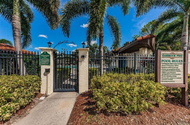 404 HAMMOCK PINE BOULEVARD 404, Clearwater, FL 33761