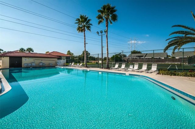 404 HAMMOCK PINE BOULEVARD 404, Clearwater, FL 33761