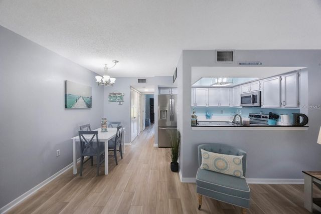 404 HAMMOCK PINE BOULEVARD 404, Clearwater, FL 33761