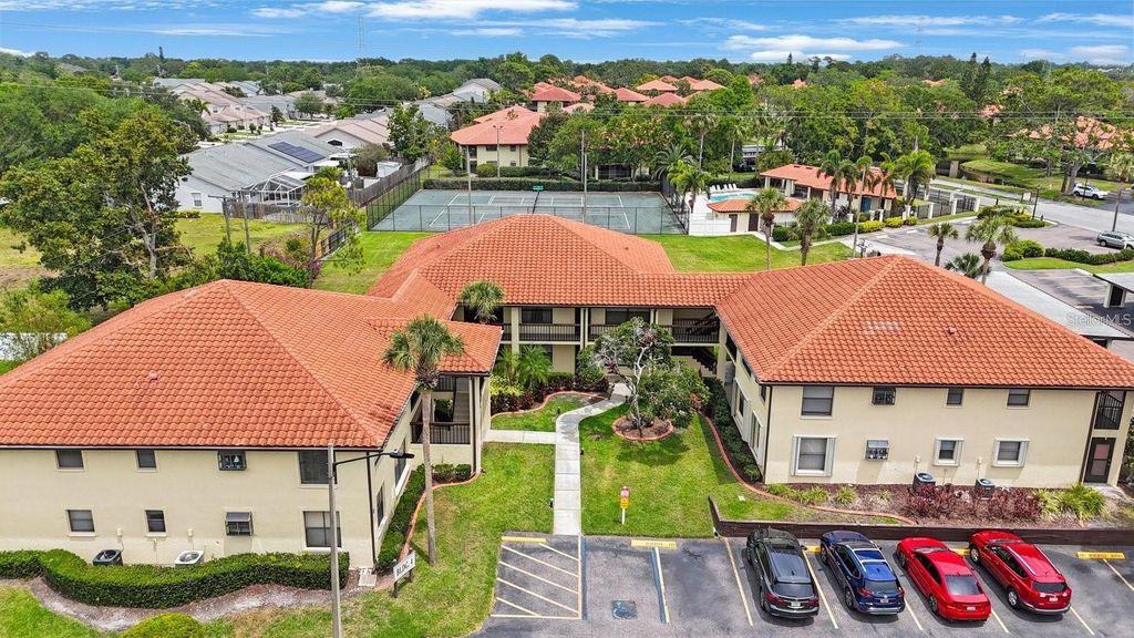 404 HAMMOCK PINE BOULEVARD 404, Clearwater, FL 33761