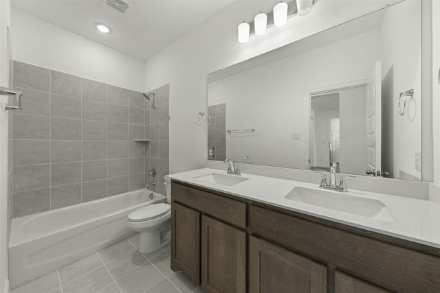 313 Hollingsworth Lane, Glenn Heights, TX 75154
