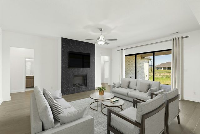 313 Hollingsworth Lane, Glenn Heights, TX 75154