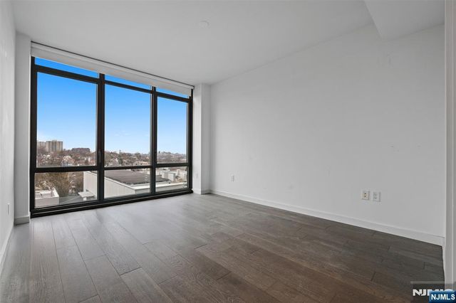 320 Adolphus Avenue 812, Cliffside Park, NJ 07010