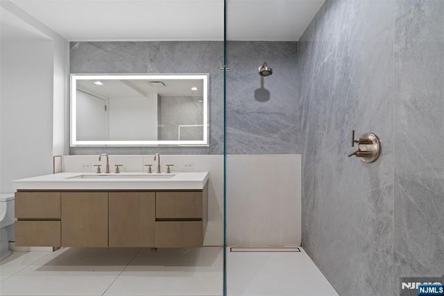 320 Adolphus Avenue 812, Cliffside Park, NJ 07010