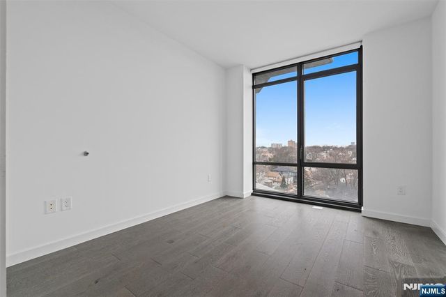 320 Adolphus Avenue 812, Cliffside Park, NJ 07010