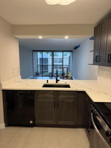 6 ROYAL PALM Way 304, Boca Raton, FL 33432