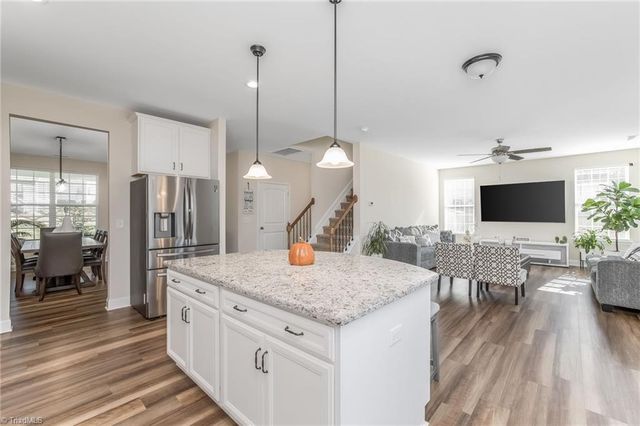 128 S Honey Locust Drive, Thomasville, NC 27360