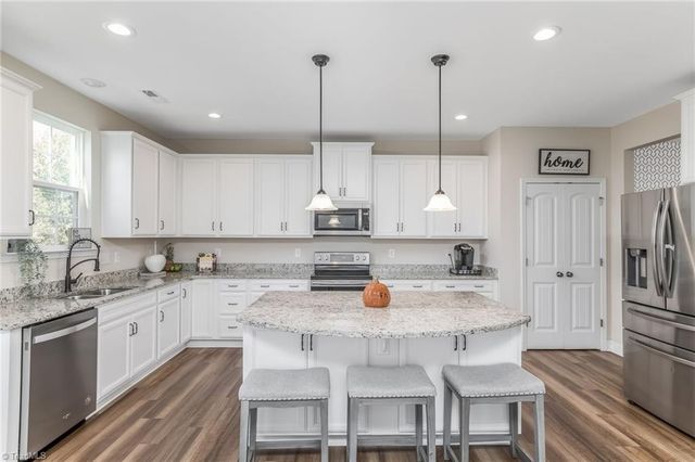 128 S Honey Locust Drive, Thomasville, NC 27360