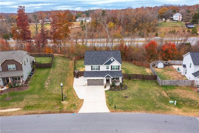 128 S Honey Locust Drive, Thomasville, NC 27360