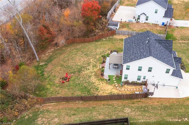 128 S Honey Locust Drive, Thomasville, NC 27360