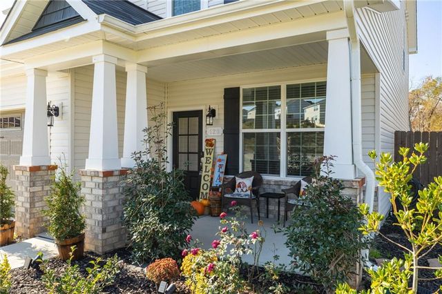 128 S Honey Locust Drive, Thomasville, NC 27360