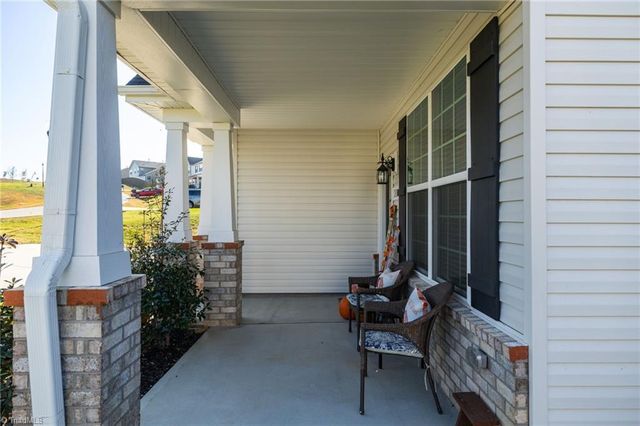 128 S Honey Locust Drive, Thomasville, NC 27360